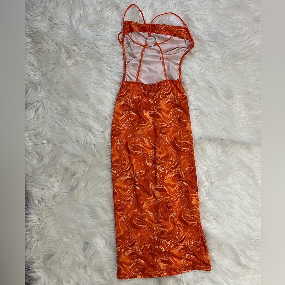 Women’s Orange Swirl Backess Dress - Picture 4 of 6